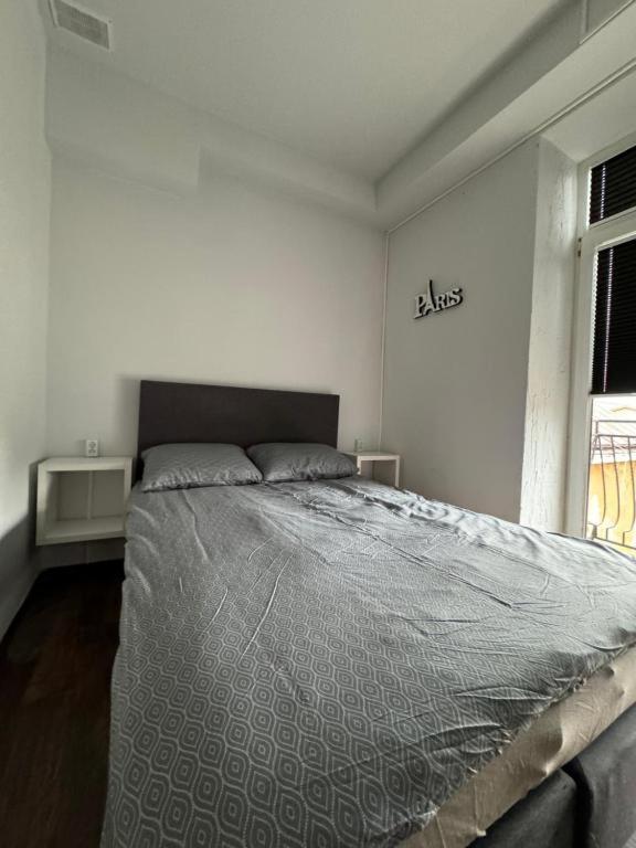 Hotelowe Pokoje Paris -Rynek Centrum- City One كيلتشي المظهر الخارجي الصورة