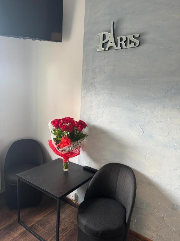 Hotelowe Pokoje Paris -Rynek Centrum- City One كيلتشي المظهر الخارجي الصورة