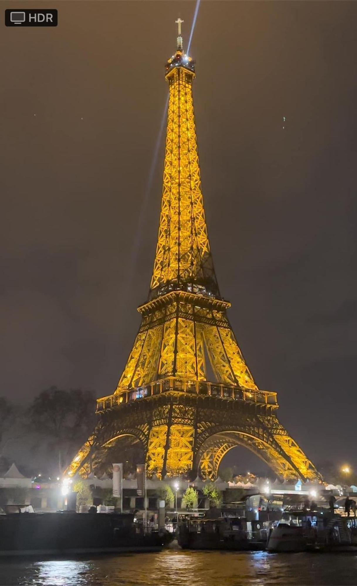 Hotelowe Pokoje Paris -Rynek Centrum- City One كيلتشي المظهر الخارجي الصورة