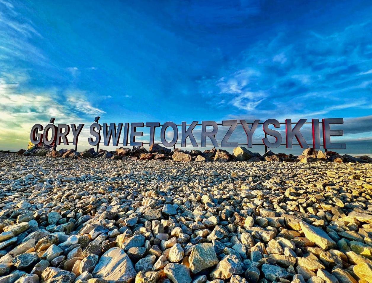 Hotelowe Pokoje Paris -Rynek Centrum- City One كيلتشي المظهر الخارجي الصورة