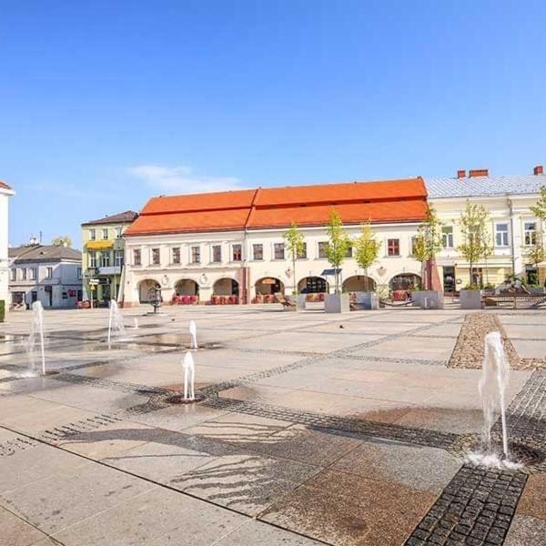 Hotelowe Pokoje Paris -Rynek Centrum- City One كيلتشي المظهر الخارجي الصورة